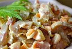 Салат с копченой куриной грудкой